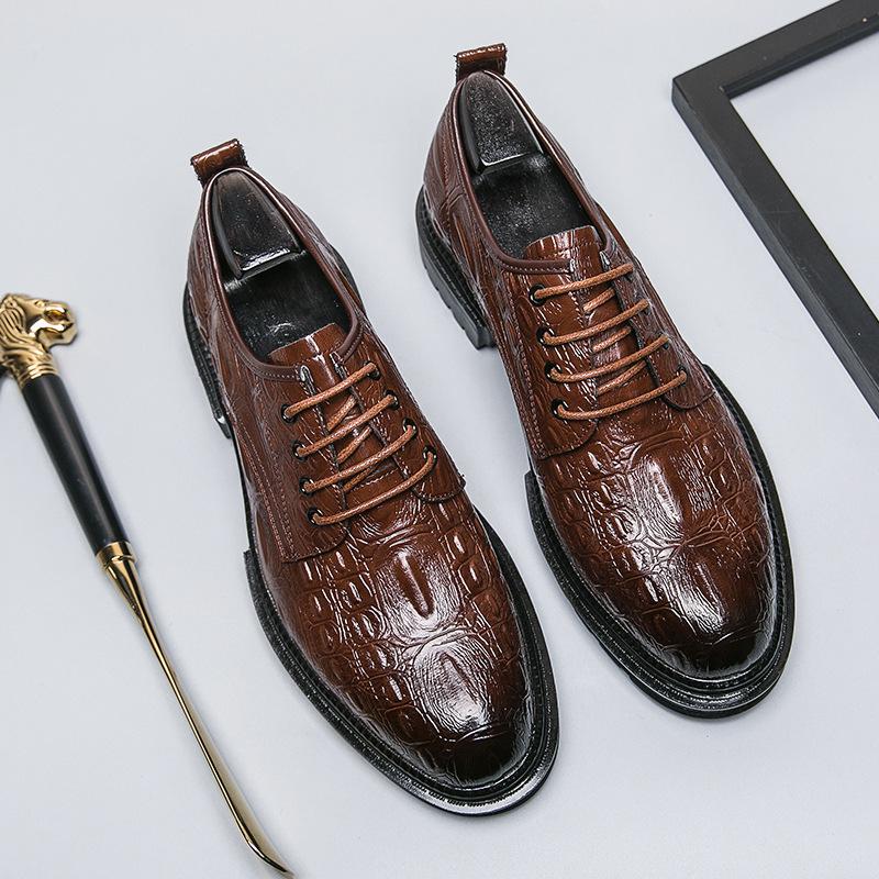 

Brock engraved leather shoes men s foreign trade men s small leather shoes large size business dress casual shoes British loafers men s 45 коричневый