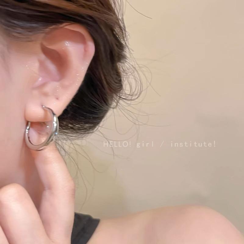 

S925 Silver Fine Chain Hoop Earrings for Women, Summer High-end, Niche Ear Studs for Round Faces, Circular Ear Accessories Small ear ring - 1 pair