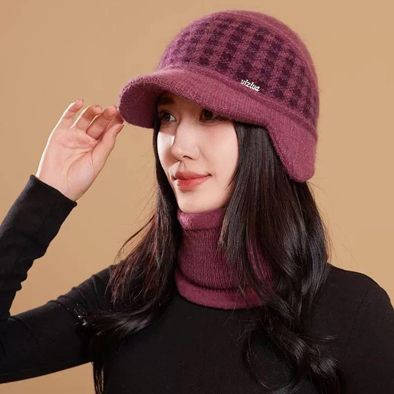 Hat Women's autumn and winter warm and windproof knitted hat Ear protector Plush thickened wool hat