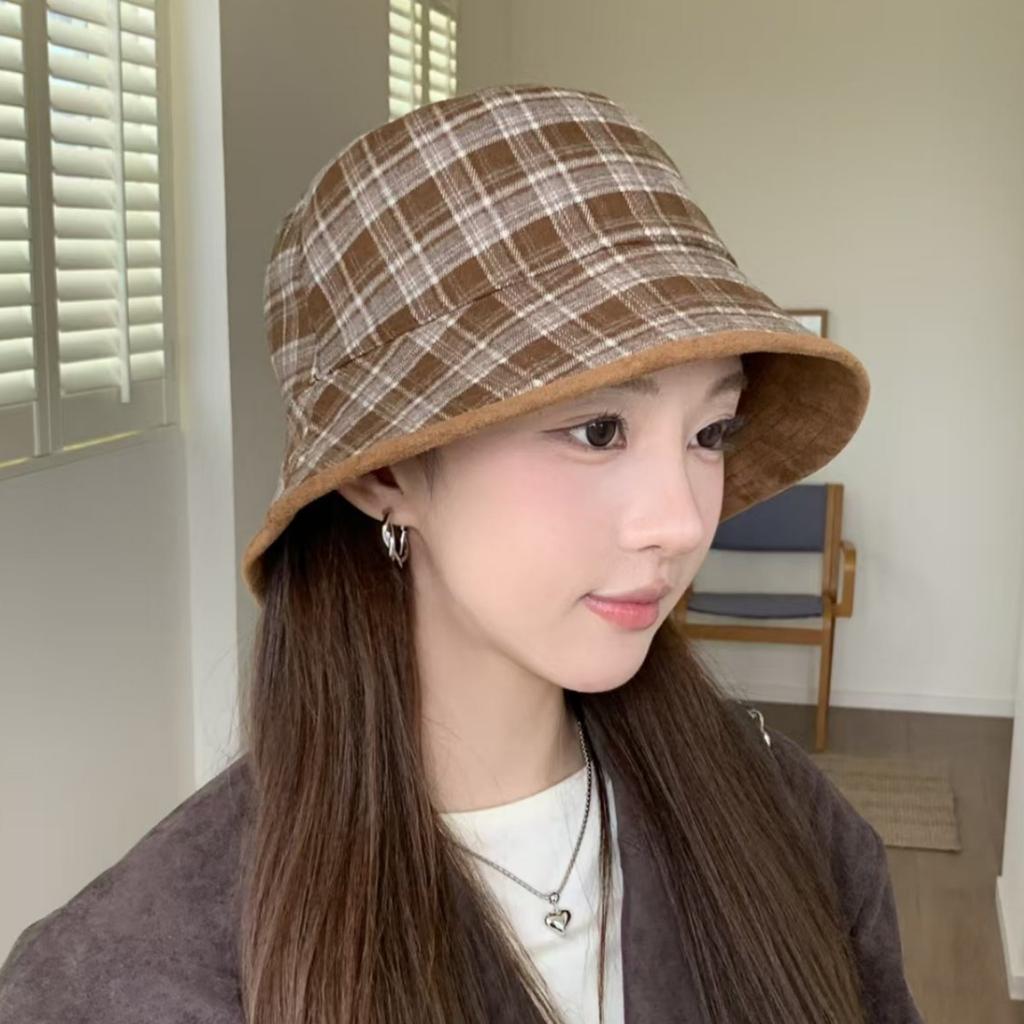 Designer Suede Bucket Hat Women's Winter Warm and Cold Ear Protector Basin Hat Double-sided Plaid Versatile Bucket Hat