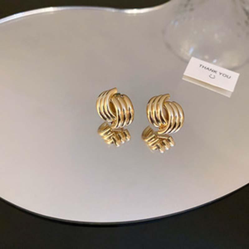 Metal wind round geometric earrings niche simple versatile stud earrings ins fashion high-end earrings