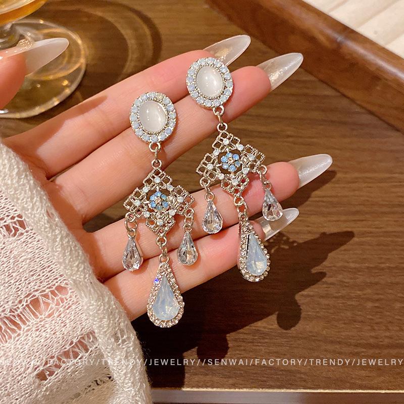 Vintage court style flash diamond water drop earrings femininity fringed stud earrings ears