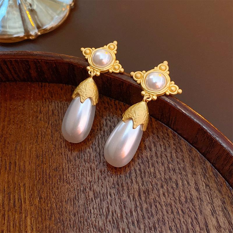 Vintage French-Style Silver Needle Earrings - Women's Elegant Studs with Retro Court Charm
