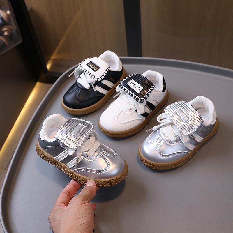 Spring and Autumn New Boys and Girls Sports Shoes Solid Soft Sole College Style Casual Sports Shoes