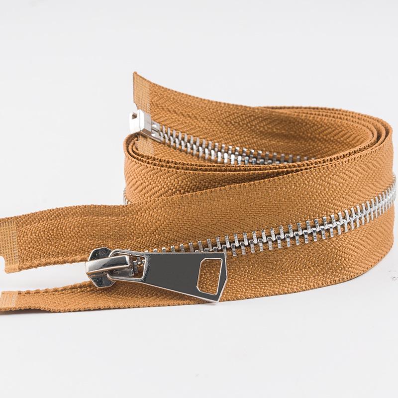 No. 5 Double Open End Metal Zipper for Down Jackets with Plastic Teeth and Sun Protection