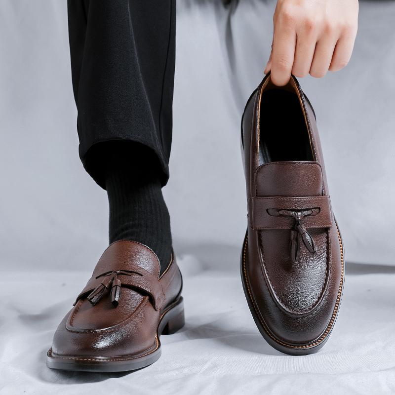 Classic British Style Tassels Loafers Thick Sole Pointed Toe Designer Leather Shoes High-quality Business Formal Casual Shoes