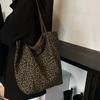 Luksusa rokassomiņa rudens modes daudzpusīga plecu soma, liela ietilpība piepilsētas leoparda raksta pircēja rokassomiņas somiņa