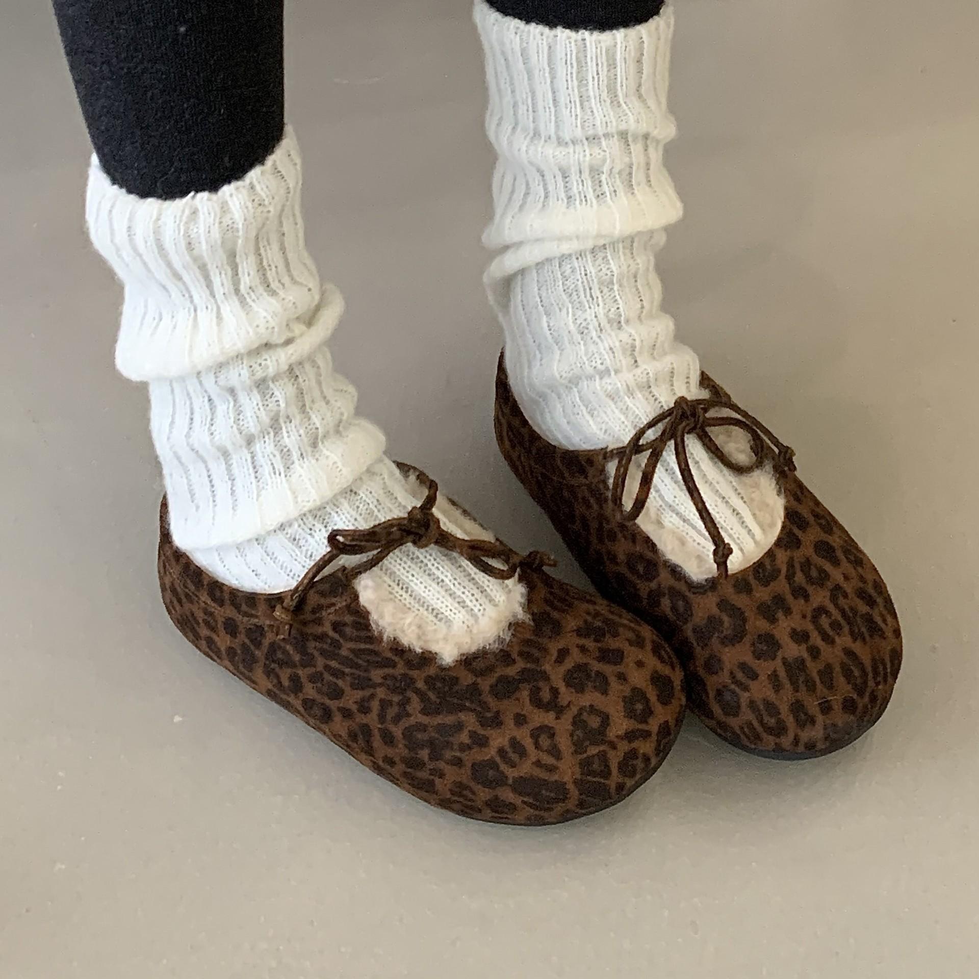 

Ретро Мори бархатные туфли на плоской подошве для женщин на осень и зиму 2025, новые универсальные туфли Doudou на одной педали с бантом 39