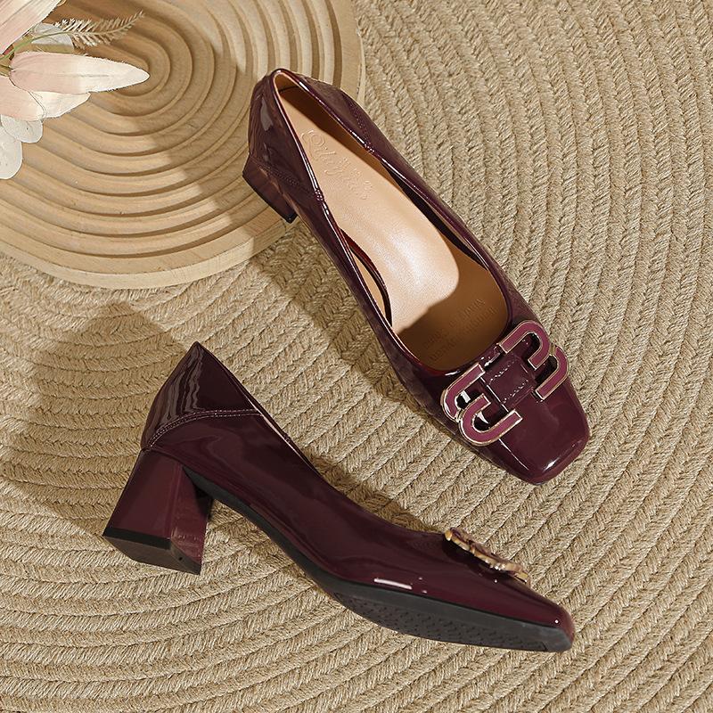 Square head shallow mouth single shoes women's middle heel 2025 spring and autumn new red wedding shoes women's French thick heel not tired feet high