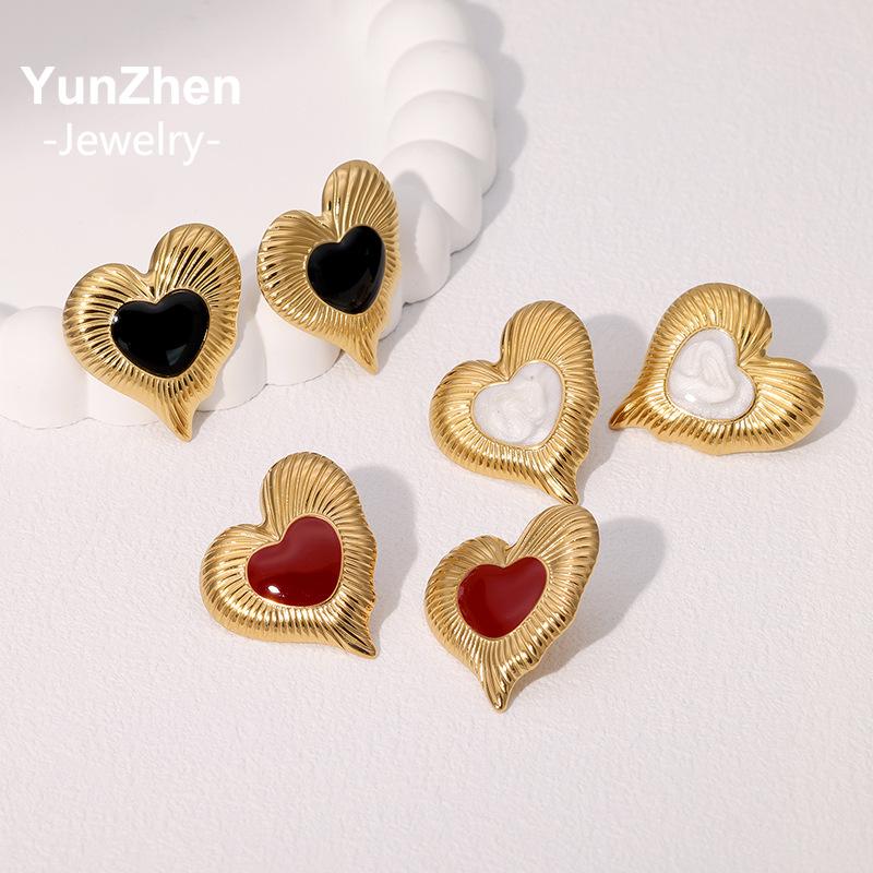 Stainless Steel Non-tarnish Hypoallergenic Vintage French Retro Love-shaped Earrings Light Luxury Temperament High-grade Gold