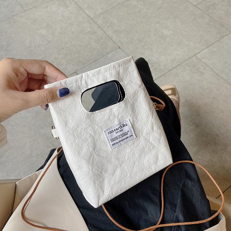 Мини-сумка-мессенджер маленькая женская сумка 2025 весна-лето новая модная стильная иностранный стиль портативная наплечная сумка универсальная маленькая квадратная сумка