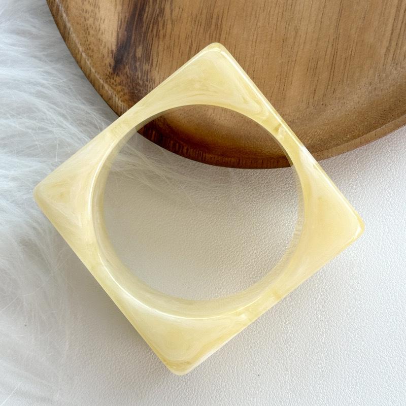 Geometric Resin Bangles Irregular Retro Hand Ring Temperament Chunky Bracelets  Lady