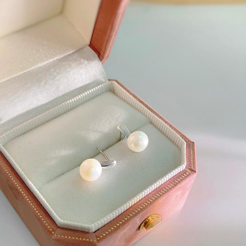 Simple One-letter Pearl Earrings for Women French Temperament Versatile High-end Earrings