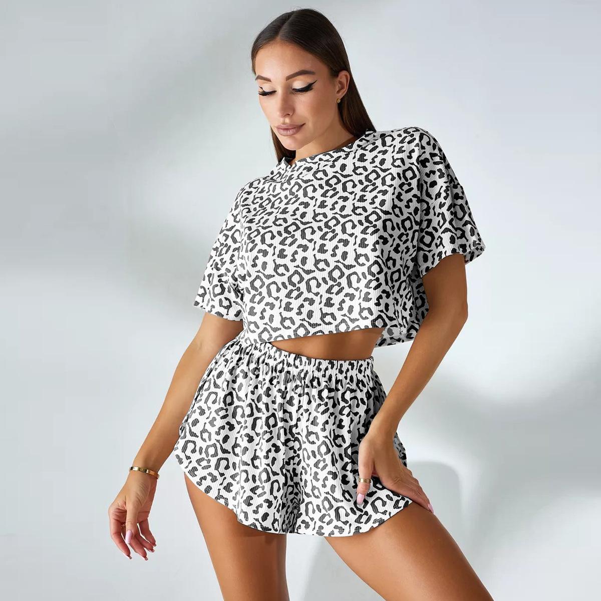 

Summer Leopard Printing Thin Pajamas Set for Women Homewear Sexy Loose Short Sleeve Crop Tops and Shorts 2 Pieces Sets Sleepwear XL