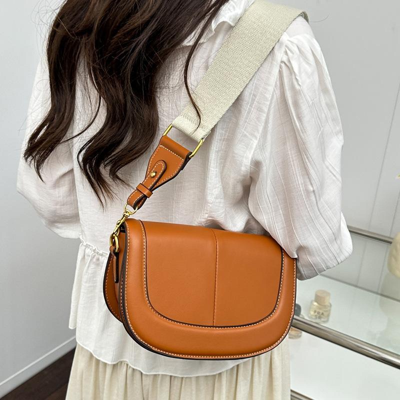 Saddle Bag, Simple and Fashionable, for Daily Commuting, Casual Single-shoulder Crossbody Bag