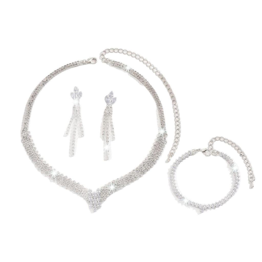 Exquisite European & American Bridal Jewelry: Simple Collarbone Necklace & Earring Set for Weddings.