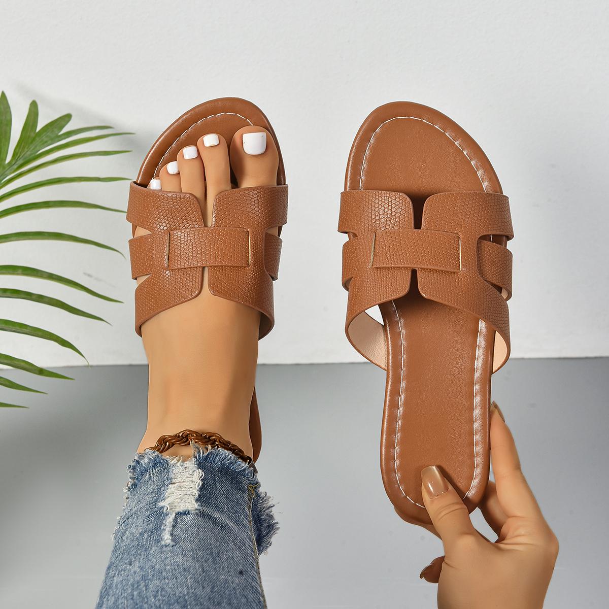 

Fashion 2025 NEW Black leather women s slippers with exposed heels, flat sandals, beach shoes, couple s shoes, casual shoes 42 темно-коричневого