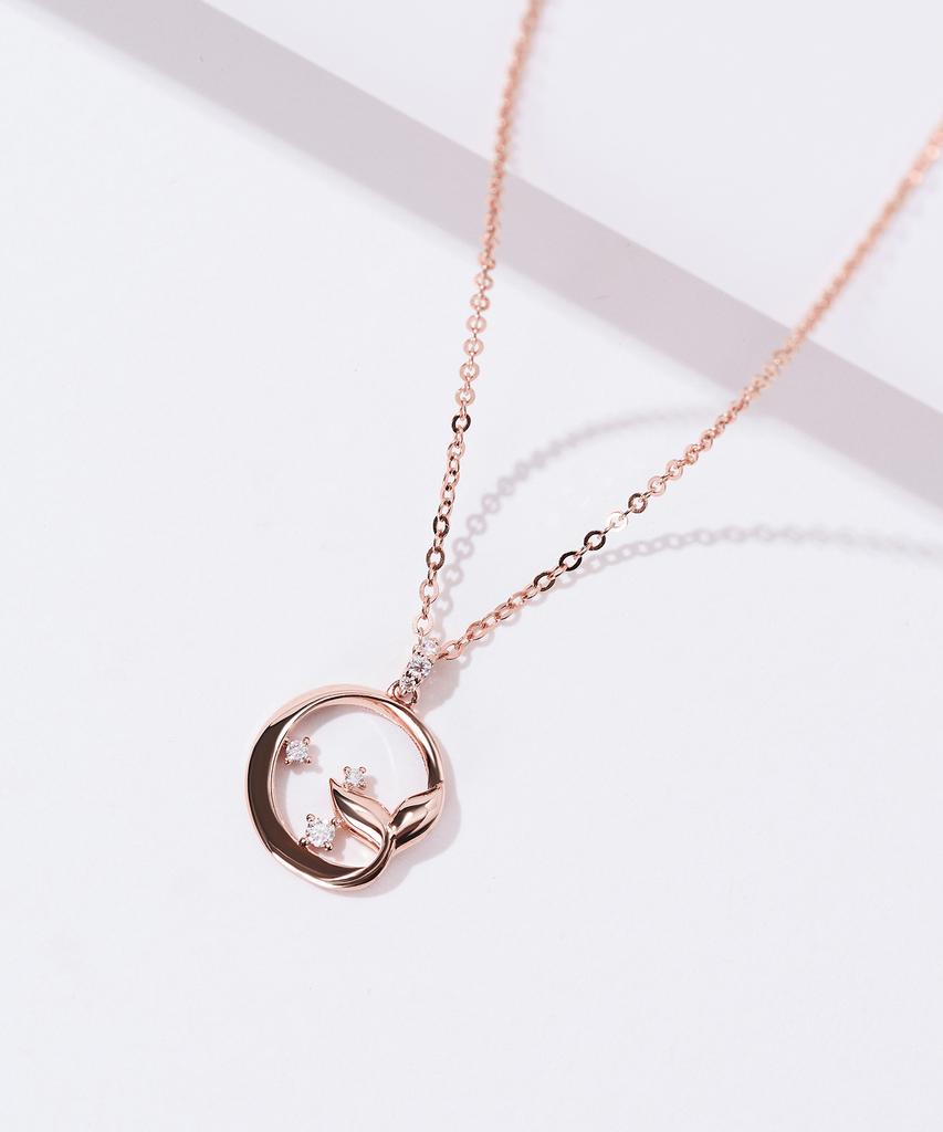 Dorocy 14K Full Moon Whale Tail Moissanite Necklace