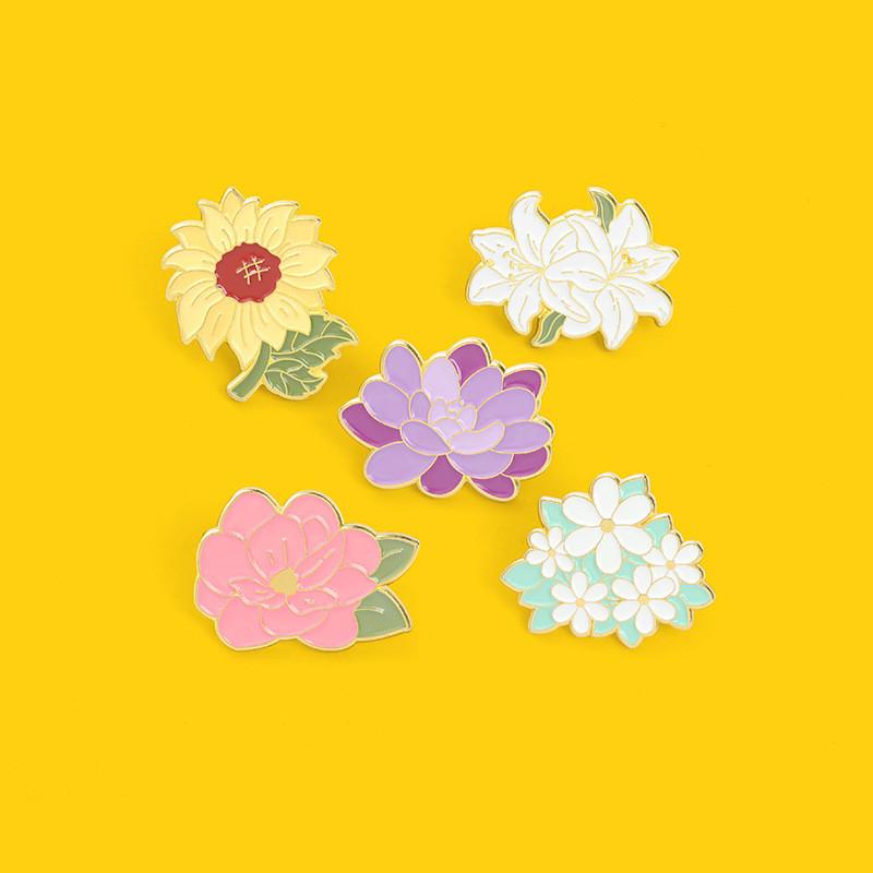 Creative Floral Design Fashionable Sunflower And Lily Brooch Pin For Unisex Style