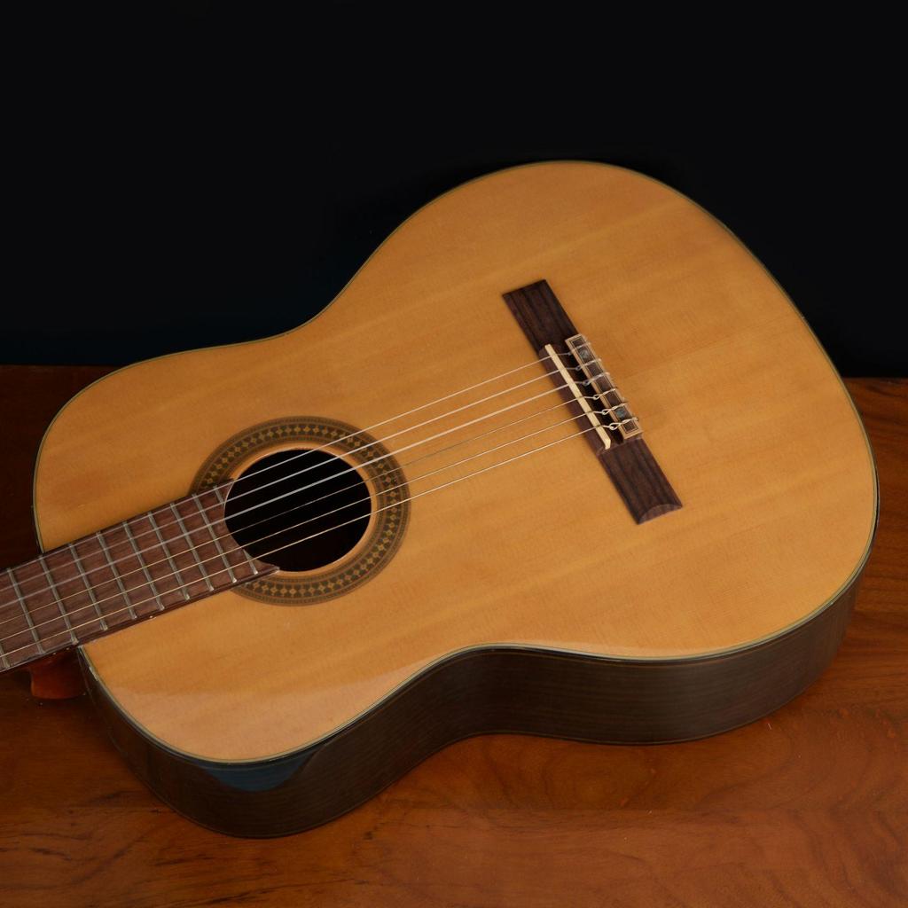 39-Inch Beginner Classical Guitar with Spruce Solid Top for Men and Women