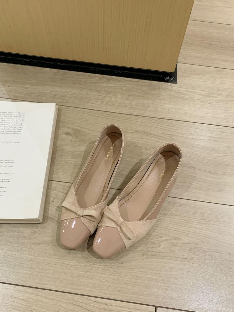 French Thick Heel Fairy Patent Leather Bow Single Shoes Light Mouth Square Head Commuting Splicing Low Heel Shoes Gentle Red Nude