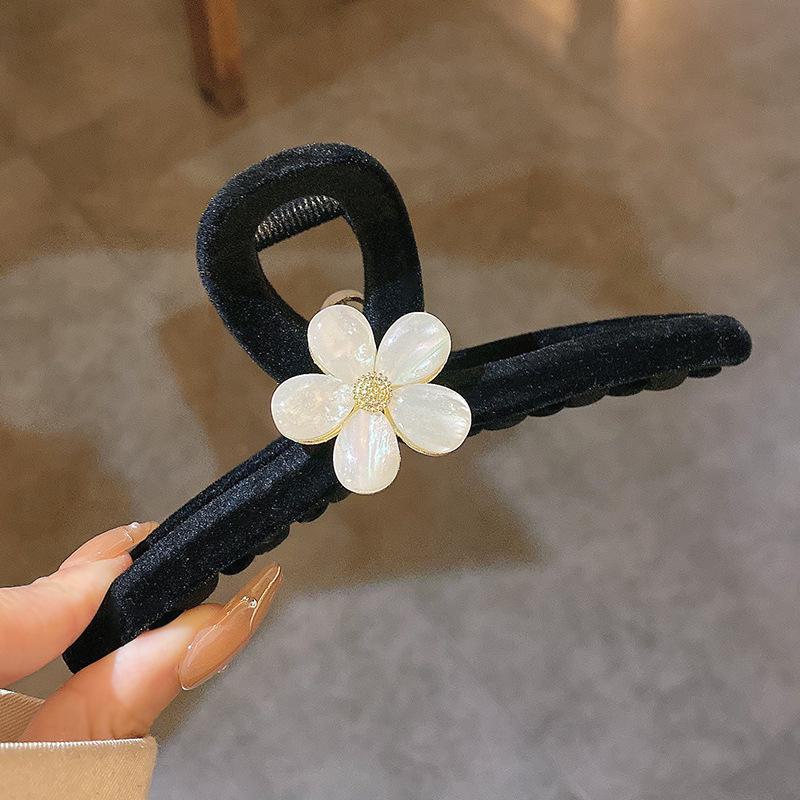 

Black Flocking Pearl Shark Hair Clip - Versatile, Large Size, Autumn/Winter Floral Design F933 чёрный