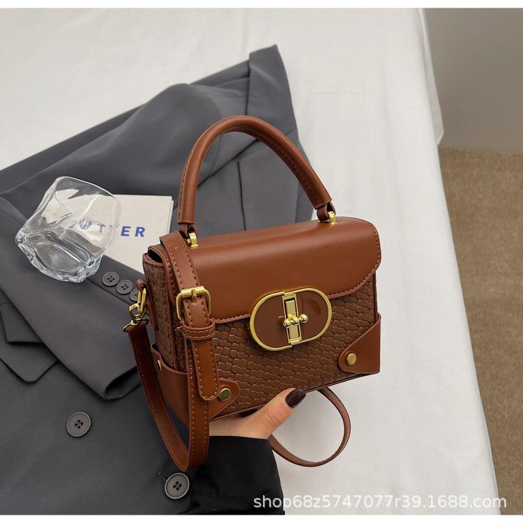 Retro box bag women's 2025 spring new high-end Xiaohongshu live broadcast casual shoulder bag women's bag