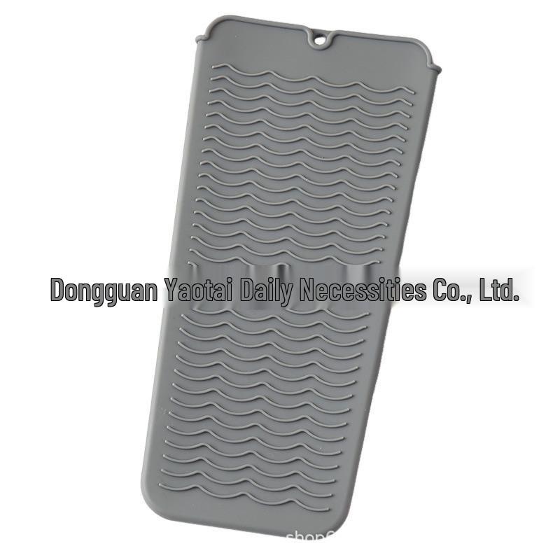 Silicone Heat-Resistant Sleeve for Straighteners and Curling Irons