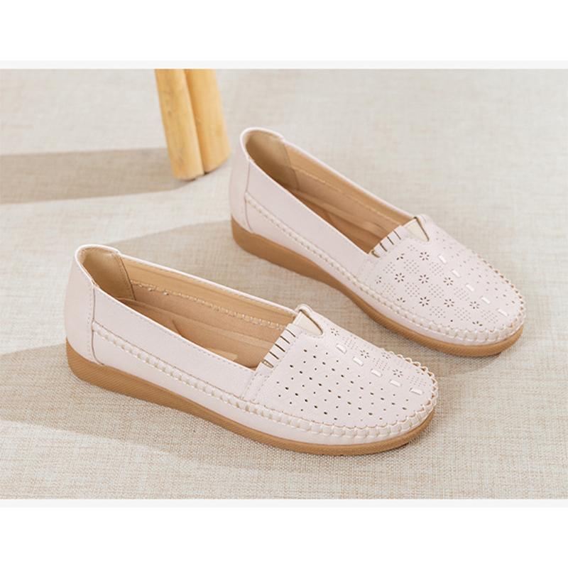 2026 Women's Loafers Comfortable Mother Shoes Slip-On Flats Breathable Ladies Casual Shoes for Daily Walking Plus Size 42