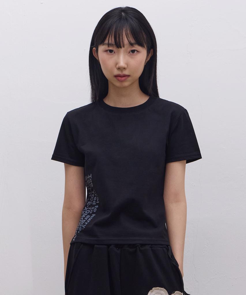 Ebeulisi Side Lettering Logo Short Sleeve T-Shirt (Black)