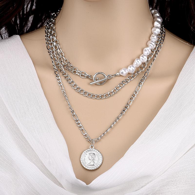 Fashion Vintage Layered Pearl Choker Pendant Necklace Women Gold Copper Color Chain Butterfly Baroque Pearl Necklace Zircon