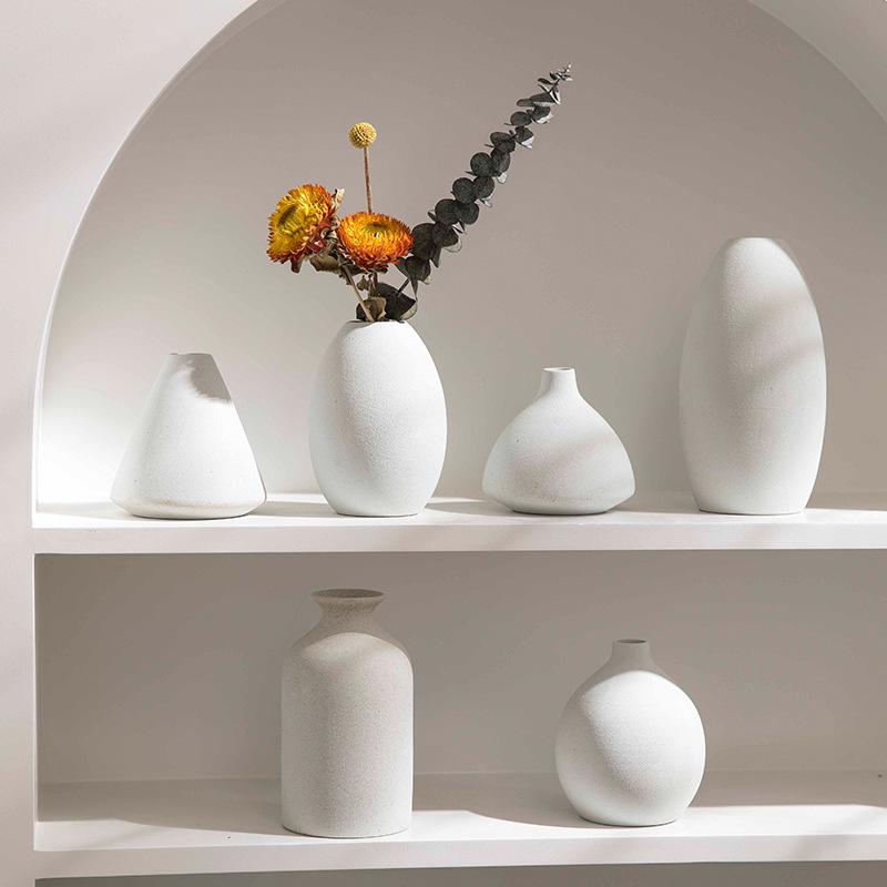Nordic Ceramic Vase for Dried Flowers - Ideal for Living Room and Dining Table Decor; Perfect As Photo Props and Literary Ornaments.