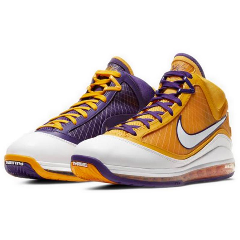 Nike LeBron 7 Qs 'Media Day' Sneakers CW2300-500