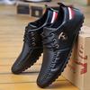 2024 einfarbig rutschfeste Herren Fahrschuhe Frühling Herbst Neue Leder Atmungsaktive Herren Peas Schuhe Britische Casual Sneakers botas
