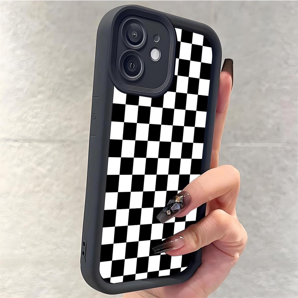 Black & White Checkered Groove Case for iPhone 15/16/17