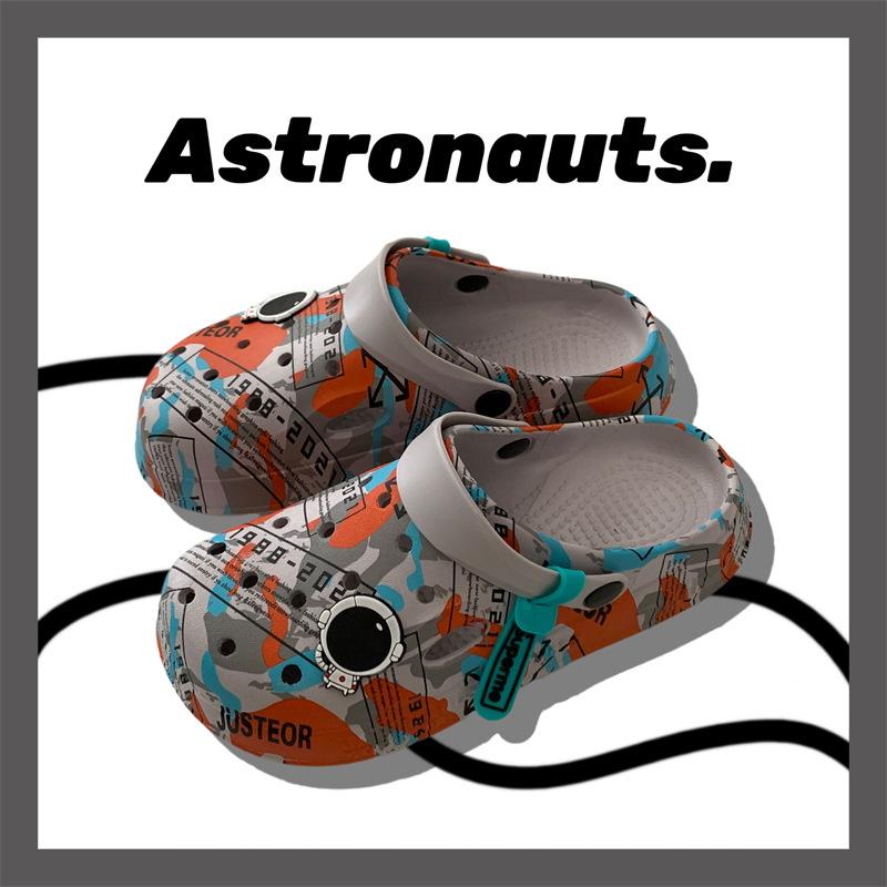 Cool slippers women's summer outer wear household thick-soled non-slip hole shoes ins couple beach slippers men