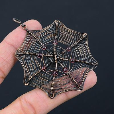 Spinnennetzförmiger Kupferdraht umwickelt, wunderschöner handgefertigter Anhänger, Geschenk für Sie