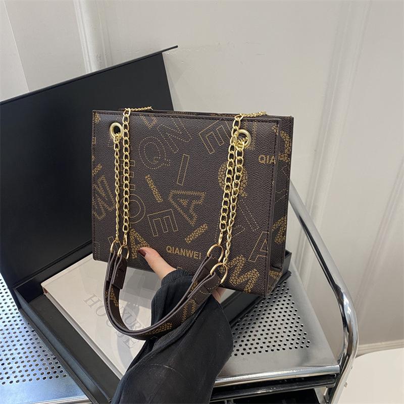 

Новая летняя модная женская сумка с буквенным принтом, текстурная сумка на плечо, элегантная европейская и американская ретро-сумка для подмышек