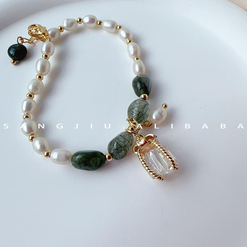 

Браслет из свежеиспеченного чайного дерева с хрустальным жемчугом и ретро-нишевым дизайном, изумрудный свет, роскошная атмосфера, браслет ручной работы из бисера