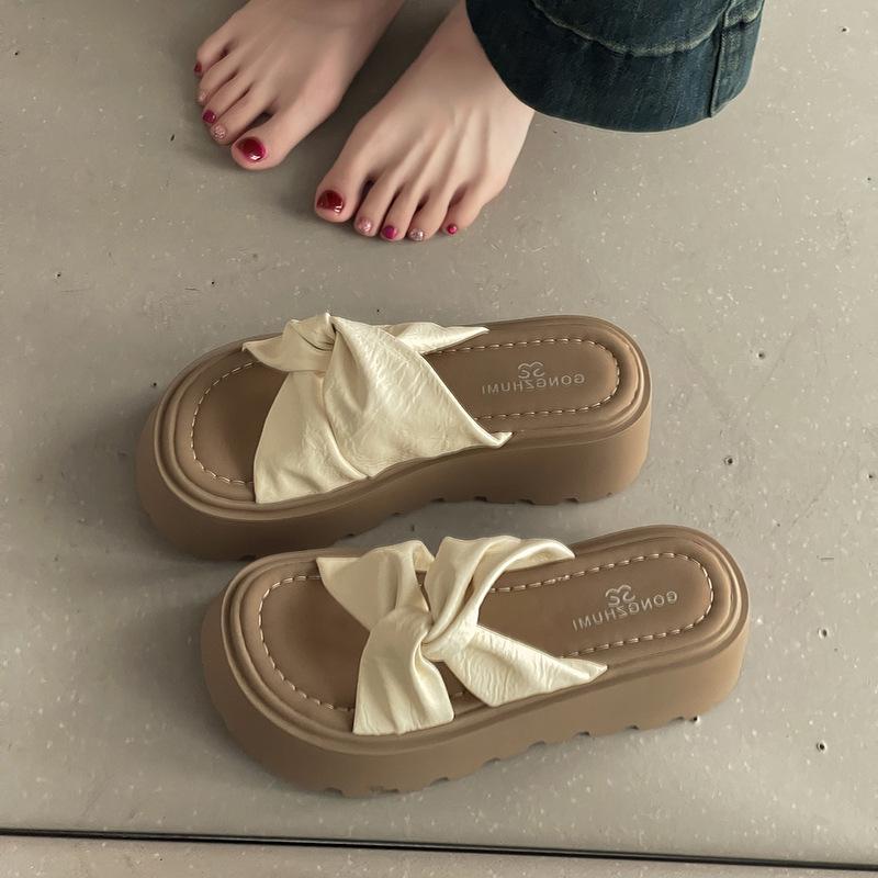 French Retro Kinky Thick-soled Heightening Cool Slippers Women's 2025 Summer New Versatile Skirt One-word Sandals