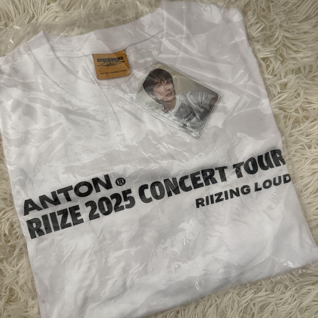 

[Б/У] Футболка с концерта RIIZE в Сеуле Белая Антон Райс