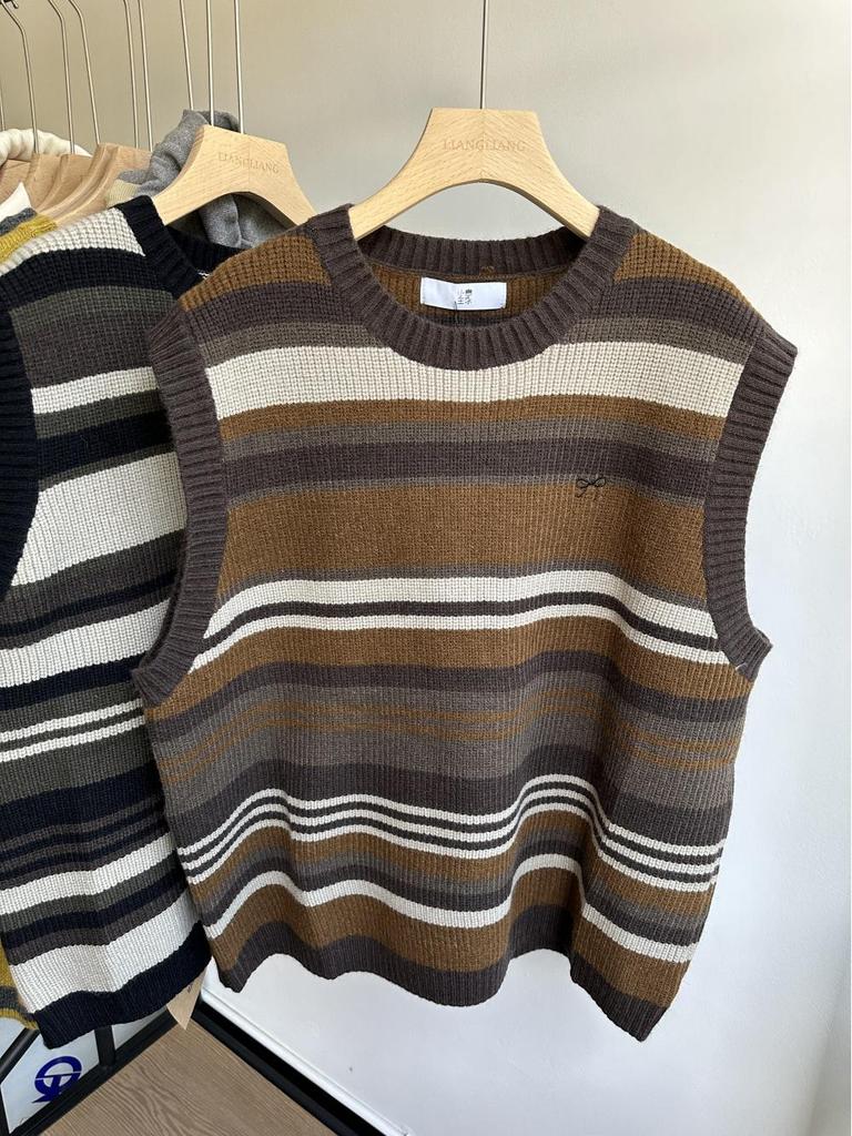 8517 Winter Korean Style Plus Size Casual Embroidered Knit Striped Vest