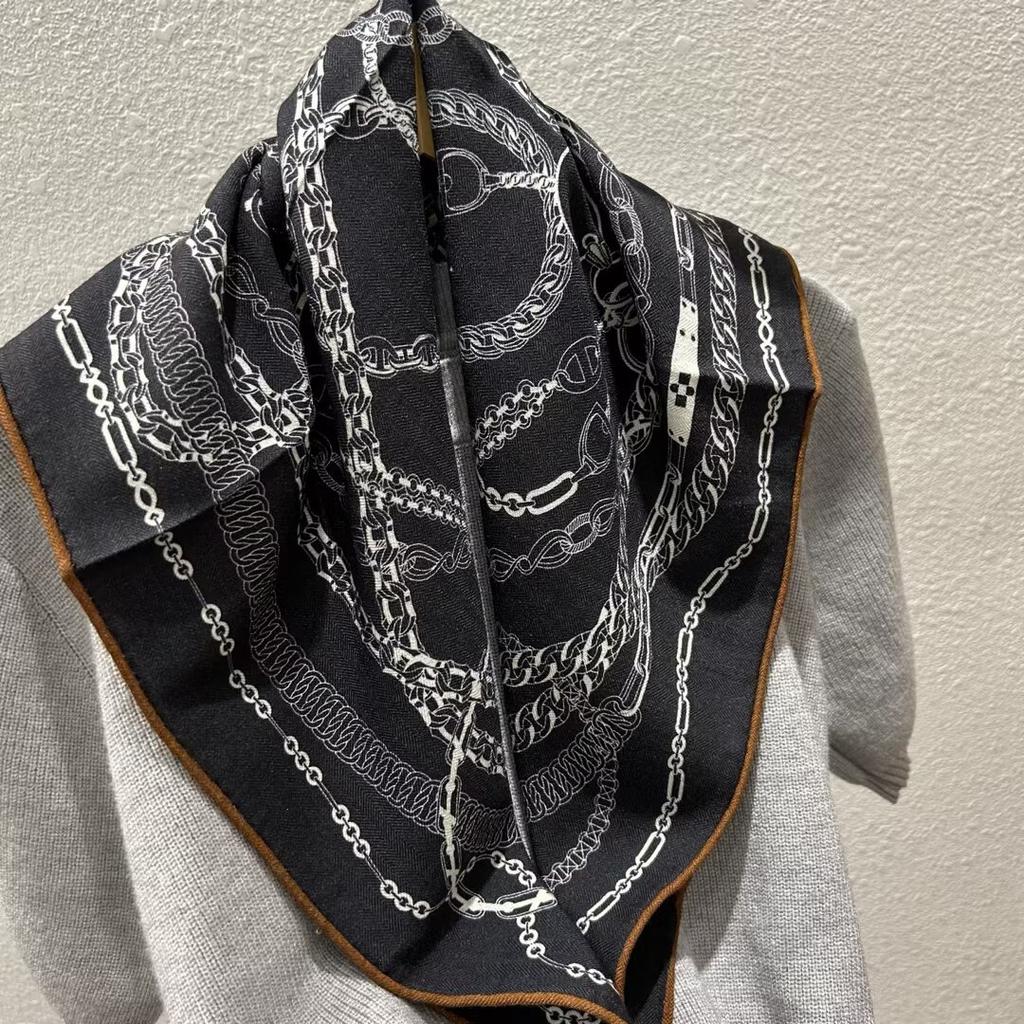 Double-Sided Silk Wool Scarf Women'S Autumn And Winter Silk Wool 70 Square Scarf Warm Dual-Purpose Women'S Versatile Temperament Air Conditioner Neck