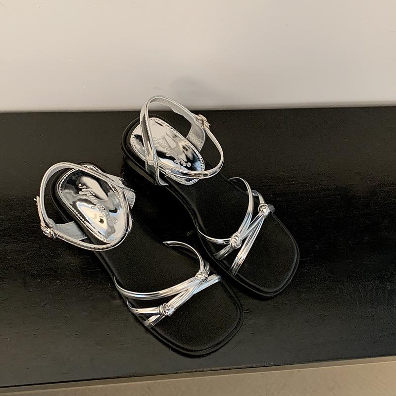 

Новая ретро обувь для женщин Универсальная обувь на платформе для повседневной носки 40 серебряный