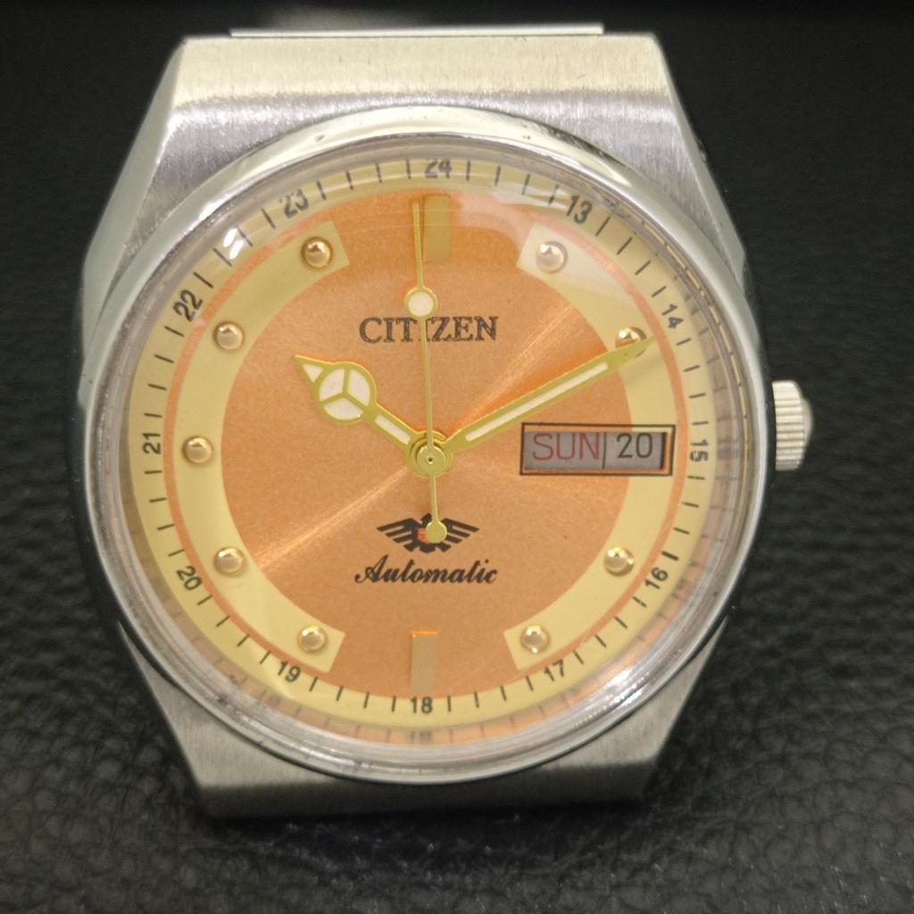 JAPAN VINTAGE CITIZEN AUTOMATIC 8200 MENS GOLDEN COLOR DIAL WATCH a702126-5 R208-a702126