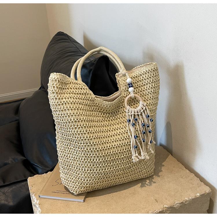 2025 new women's with fringed pendant woven fashion women's bag single shoulder tote bag large capacity bag
