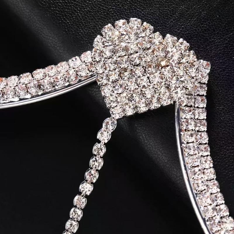 Verspielte Unterwäsche, neue Modelle, eine Vielzahl von Anzugaccessoires, Damenanhänger in Herzform, integrierte Strass-Bruststütze, sexy Körper