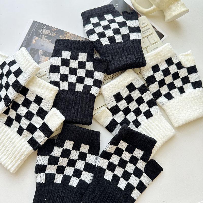 New Black and White Checkerboard Plaid Gloves Half Finger Gloves for Couples Knitted Typable Student Fingerless Warm Gloves