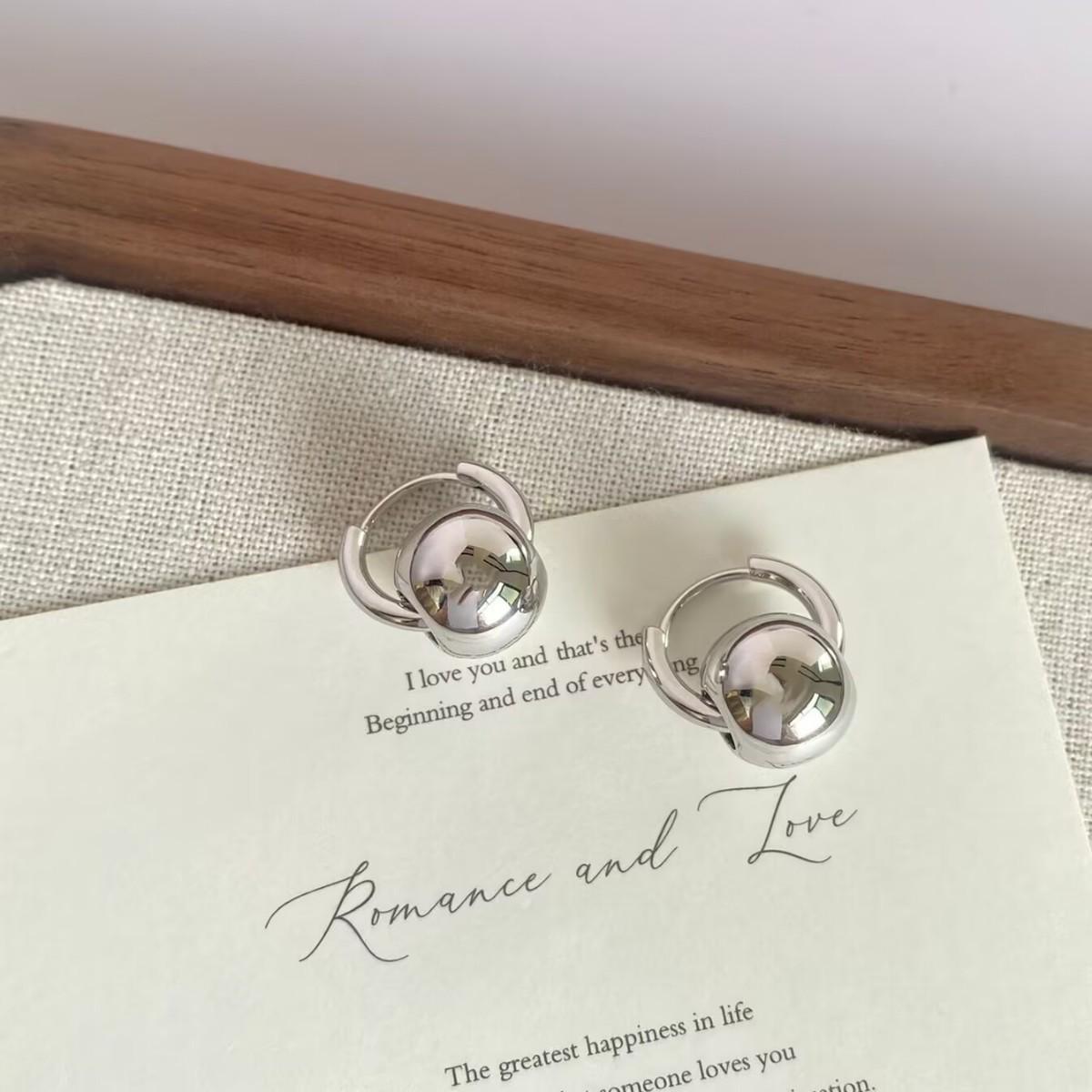 Retro Chic Metal Ball Earrings: Minimalist Design, Versatile Fashion, Cool Style