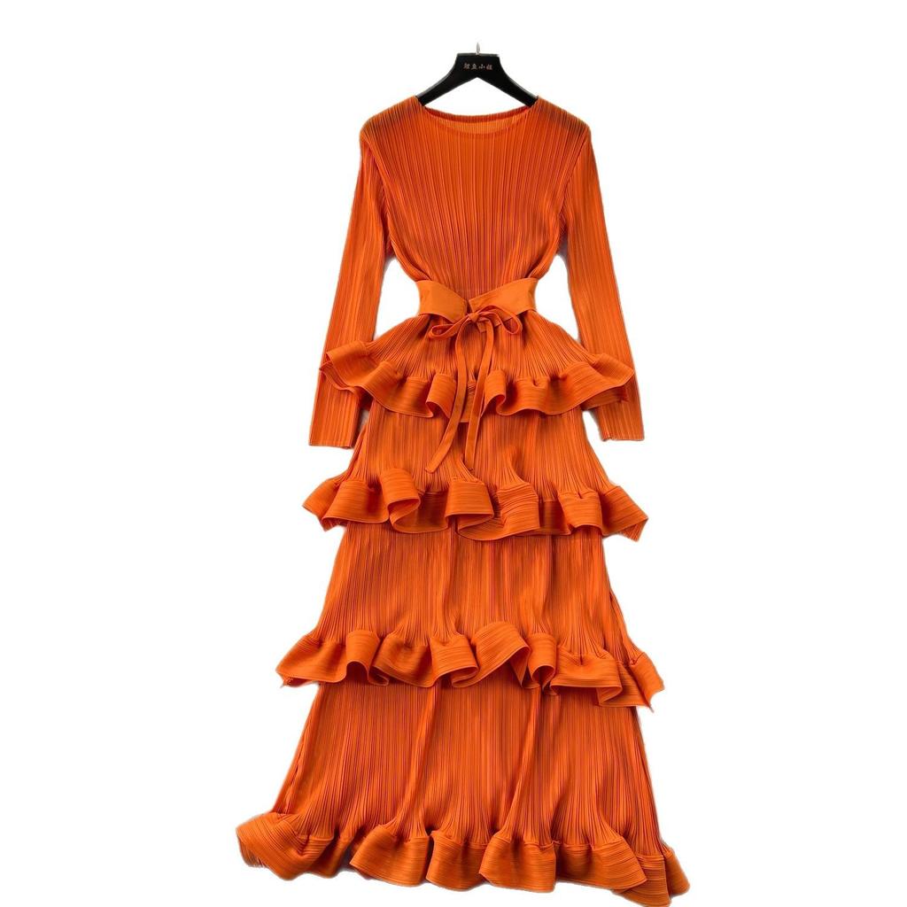 High-end banquet dress, high-end light luxury, niche ruffle edge cake skirt, heavy industry pleated slim-fitting long dress